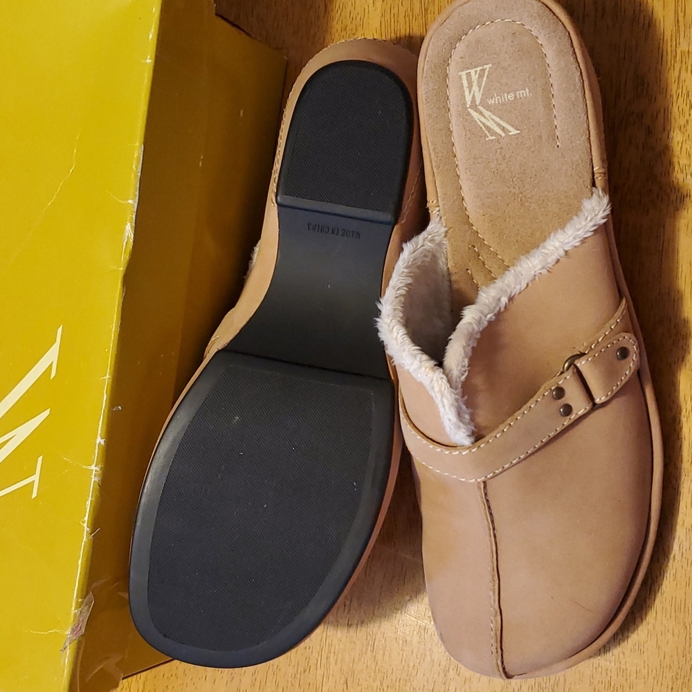 Ladies White Mountain fur lined mules size 9.5